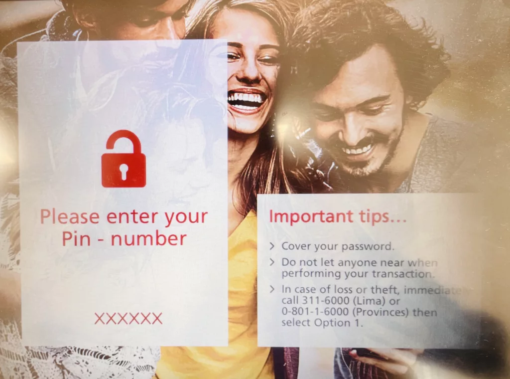 Scotiabank的ATM提領畫面，輸入金融卡的國際提款密碼